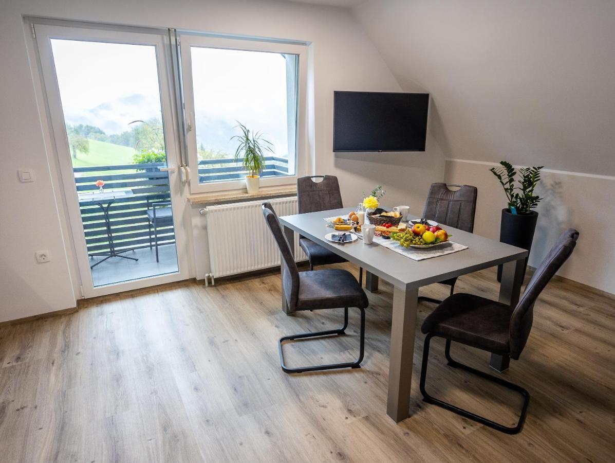 Apartmaji Pr Smolet Skofja Loka Exterior photo